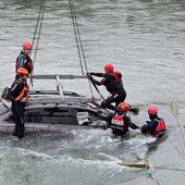 Personenrettung aus Salzach