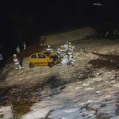 VERKEHRSUNFALL MIT EINGEKLEMMTER PERSON