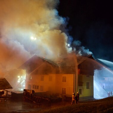 GROßBRAND FORSTAU