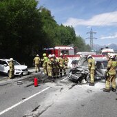 VERKEHRSUNFALL MIT EINGEKLEMMTER PERSON
