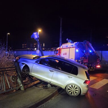 FAHRZEUGBERGUNG